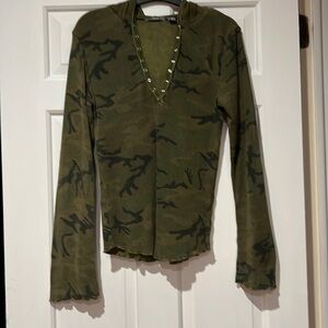 Hooded cami print shirt with slight flare sleeves